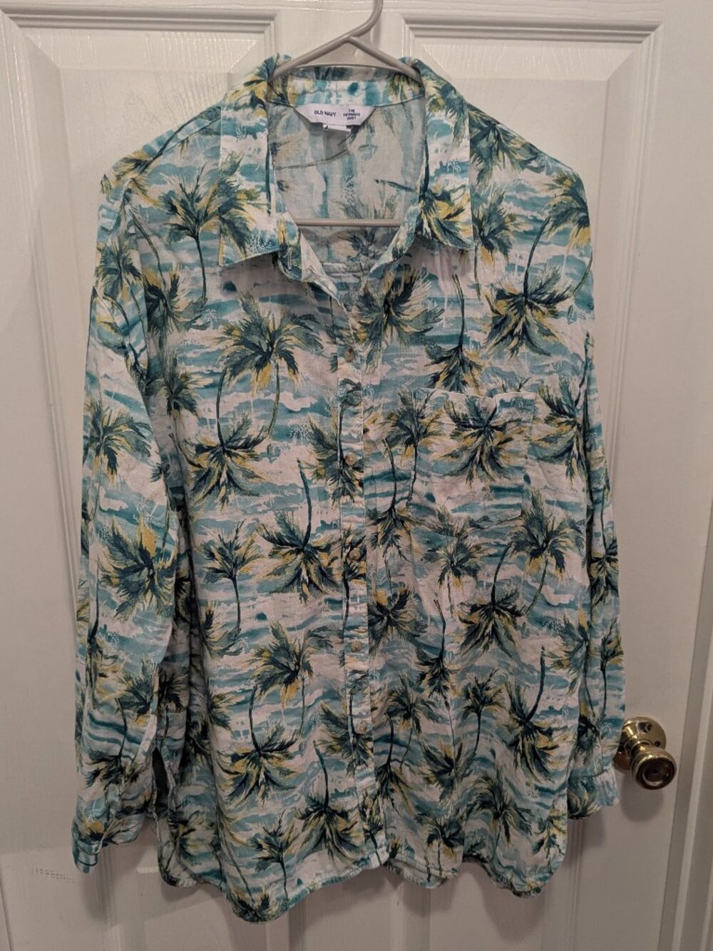 Old Navy long sleeve boyfriend button down in aqua, white, yellow, and green -xl